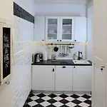 Designer In The Heart Of 4th Floor No Lift Apartament Kraków