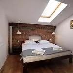 Designer In The Heart Of 4th Floor No Lift Apartament *