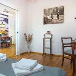 Designer In The Heart Of 4th Floor No Lift Apartament