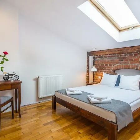 Designer In The Heart Of 4th Floor No Lift Apartmán *