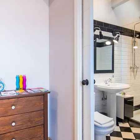 Appartement Designer In The Heart Of 4th Floor No Lift