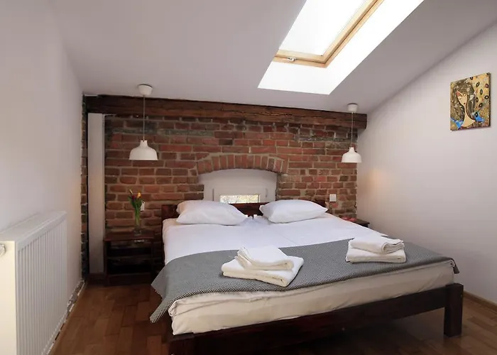 Designer In The Heart Of 4th Floor No Lift Apartment *