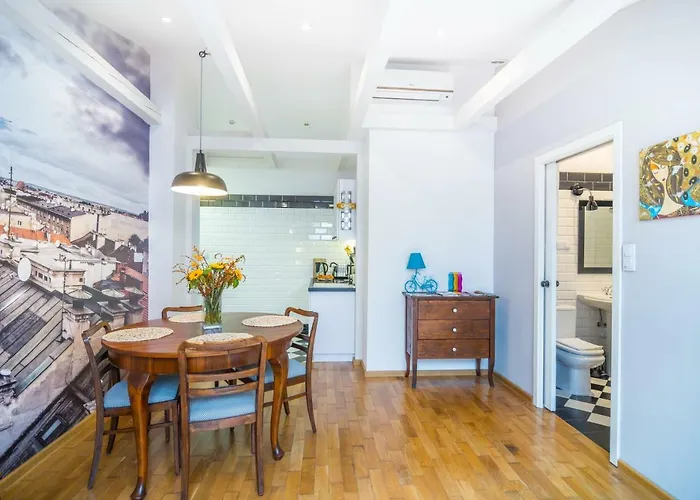 Designer In The Heart Of 4th Floor No Lift